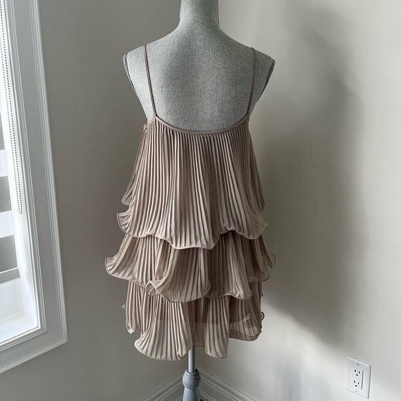 Blush tiered mini dress! H&M SIZE XS. Adorable dressed up down - Picture 3 of 5